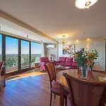 Leo Sea View