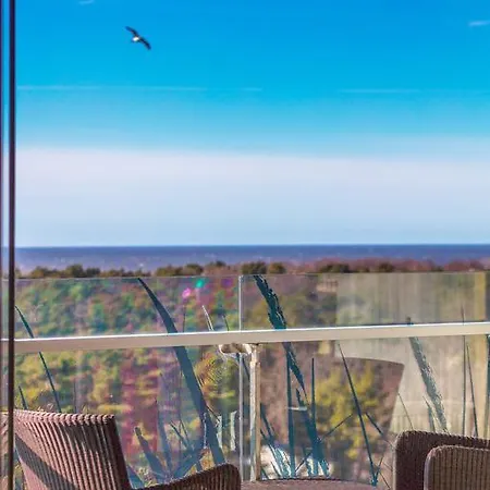 Leo Sea View