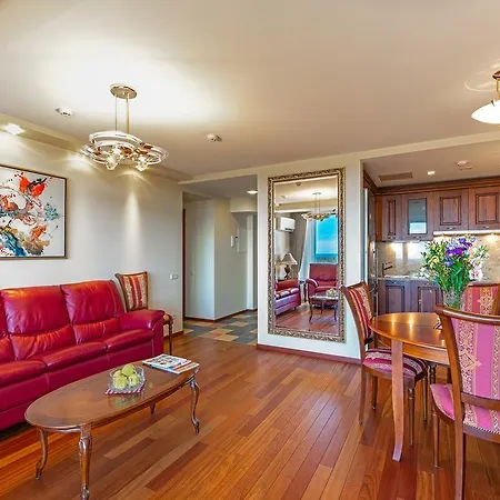 Leo Sea View Apartment