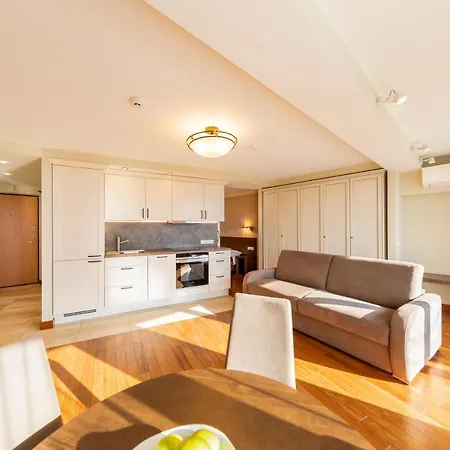 Leo Sea View Apartament